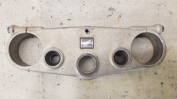 T-pala ylempi (HONDA CRF250 2005) 53300-MEN-000