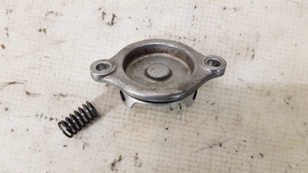 &Ouml;ljynsuodattimenkansi (Honda CRF250 2005) 11333-KRN-670