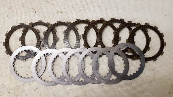 Kytkinlevysarja+v&auml;lilevyt (HONDA CRF250 2005) 22201-KRN-670