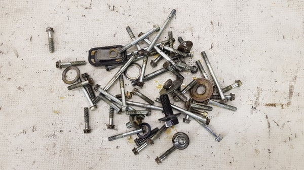 Moottorin pultteja (Honda CRF250 2005)