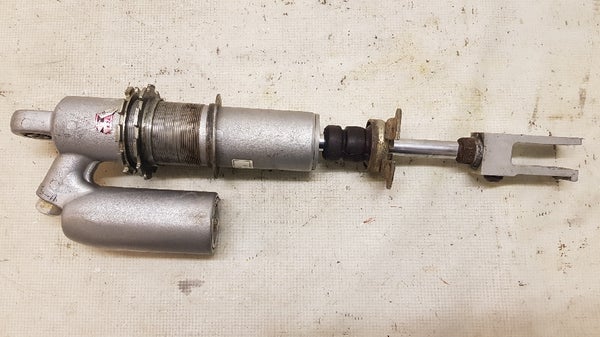 Takaiskunvaimennin (CR125 1993) 52410-KZ4-901