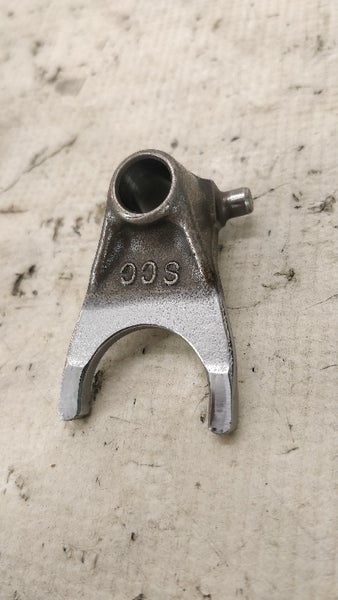 FORK, CENTER GEARSHIFT (CRF250X 2004) 24231-KSC-670