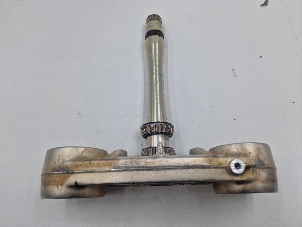 STEM SUB-ASSY., STEERING (HONDA CRF250 2005) 53219-KRN-710